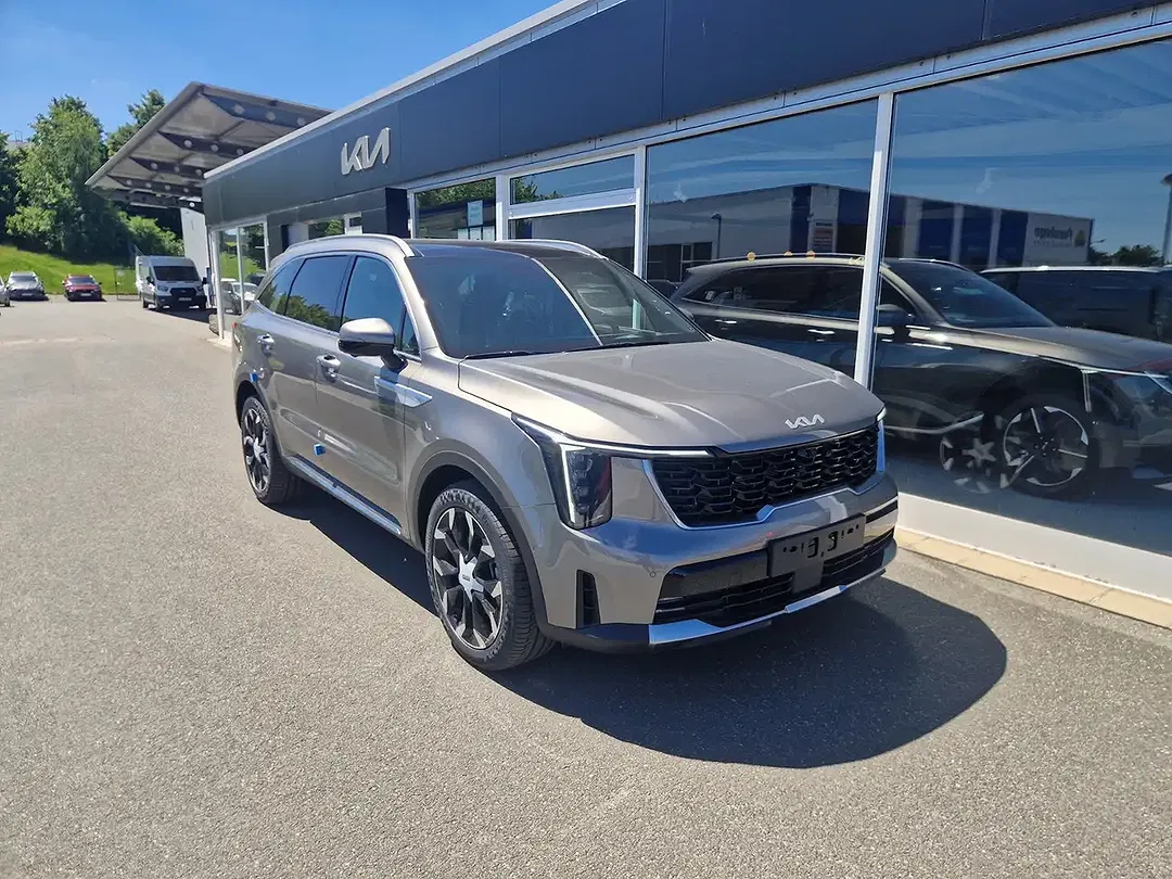 Kia Sorento - Thumbnail 2