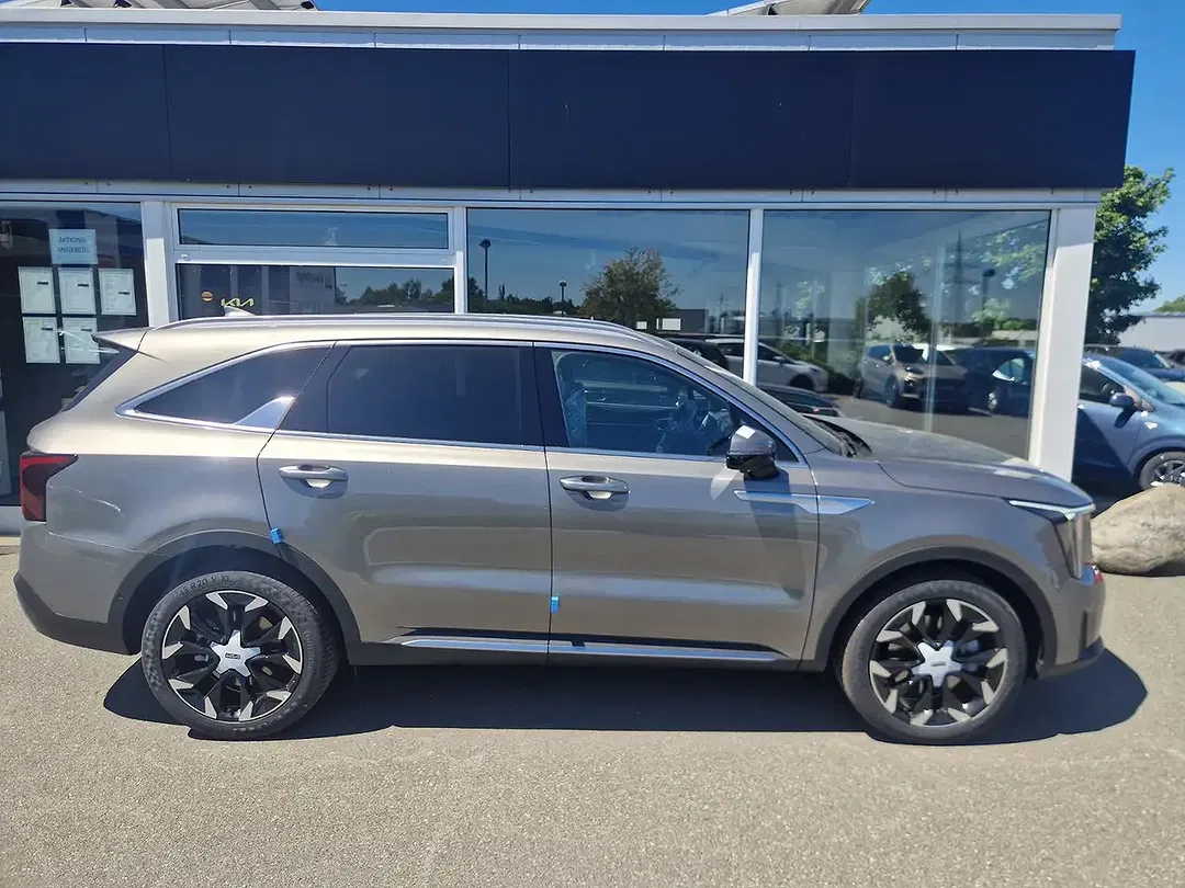 Kia Sorento - Thumbnail 4