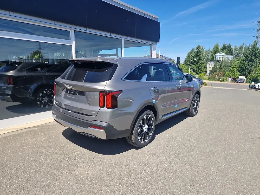 Kia Sorento - Thumbnail 5