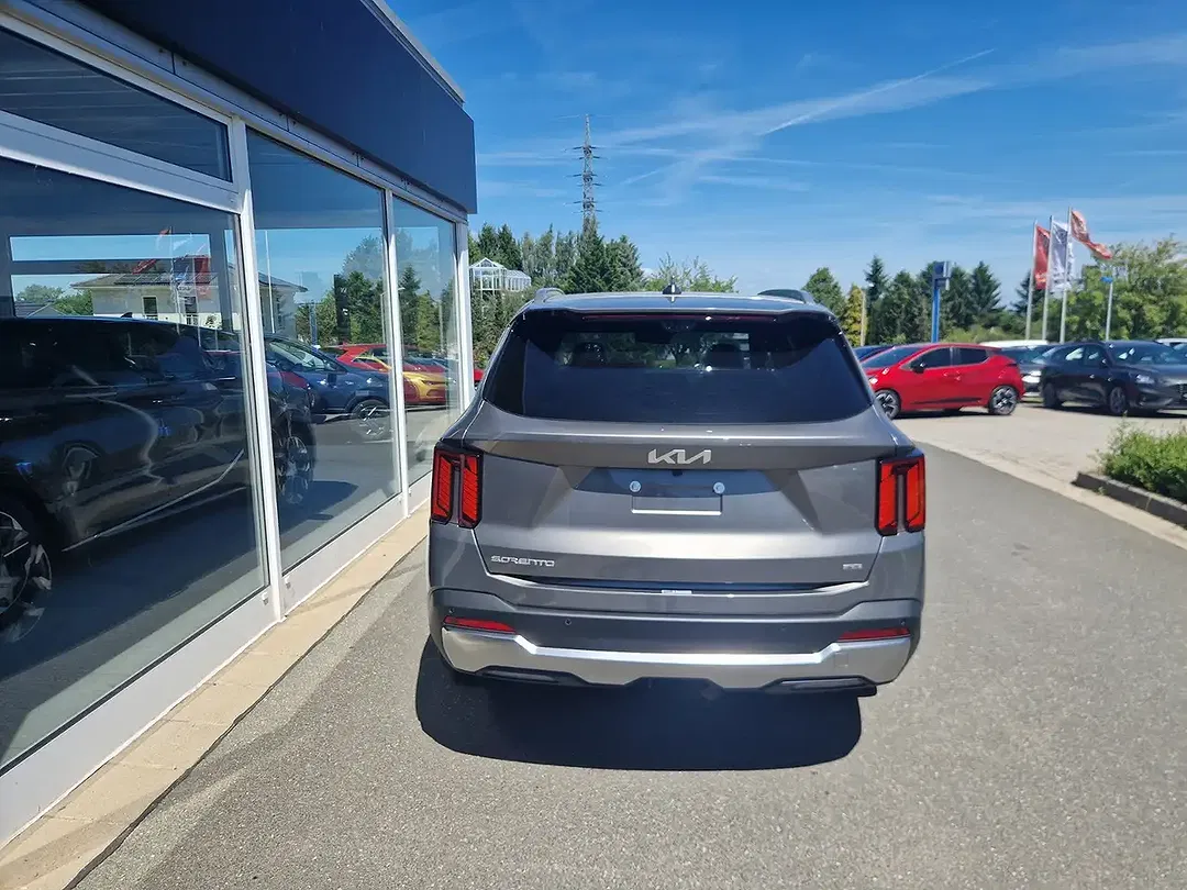 Kia Sorento - Thumbnail 6
