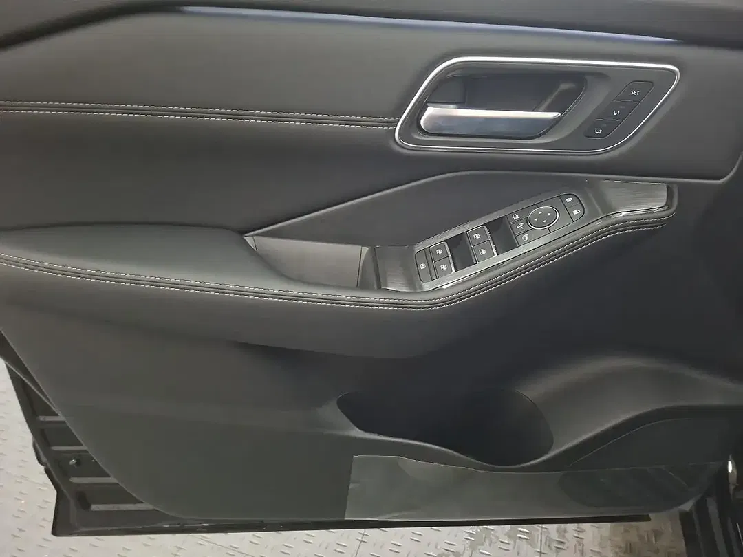 Nissan X-Trail - Thumbnail 9
