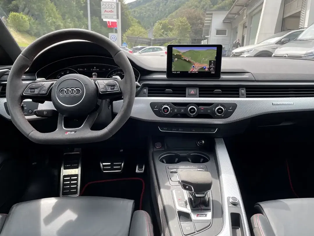 Audi RS5 - Thumbnail 3