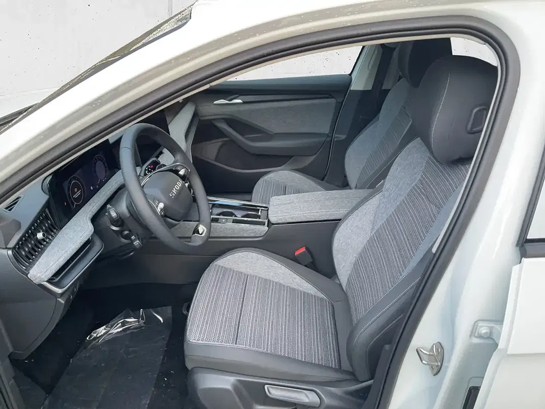 Skoda Superb - Thumbnail 8