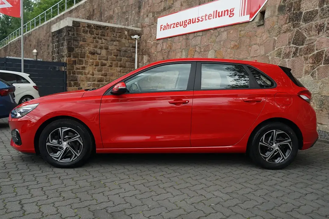 Hyundai i30 - Thumbnail 2