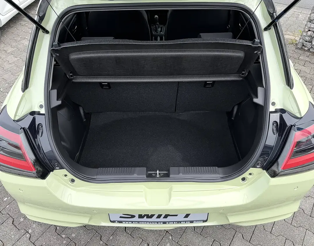 Suzuki Swift - Thumbnail 11