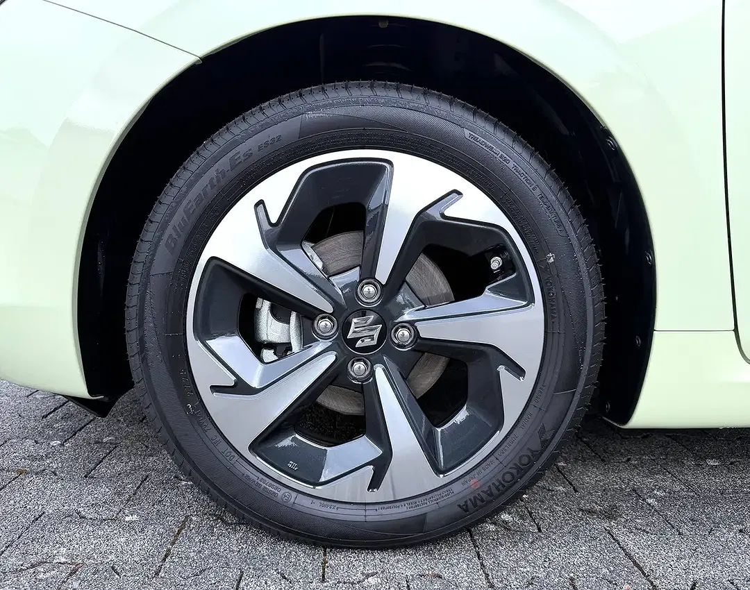 Suzuki Swift - Thumbnail 12