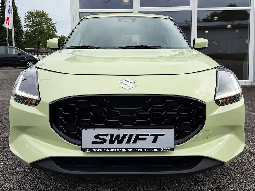 Suzuki Swift - Thumbnail 2