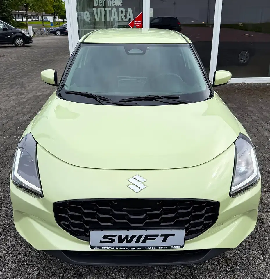 Suzuki Swift - Thumbnail 3