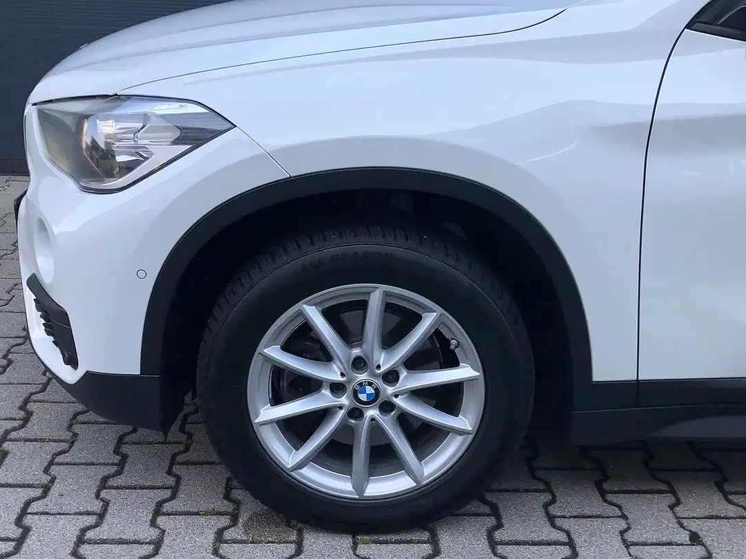 BMW X1 - Thumbnail 11