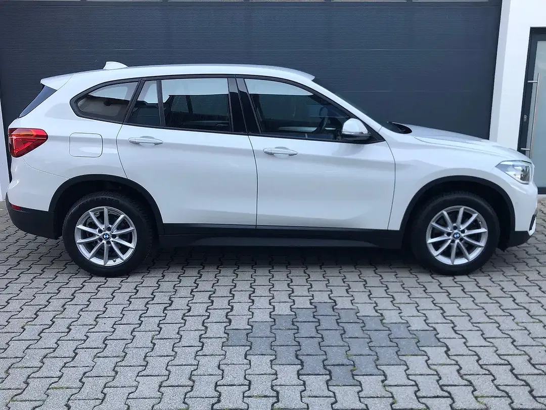 BMW X1 - Thumbnail 4