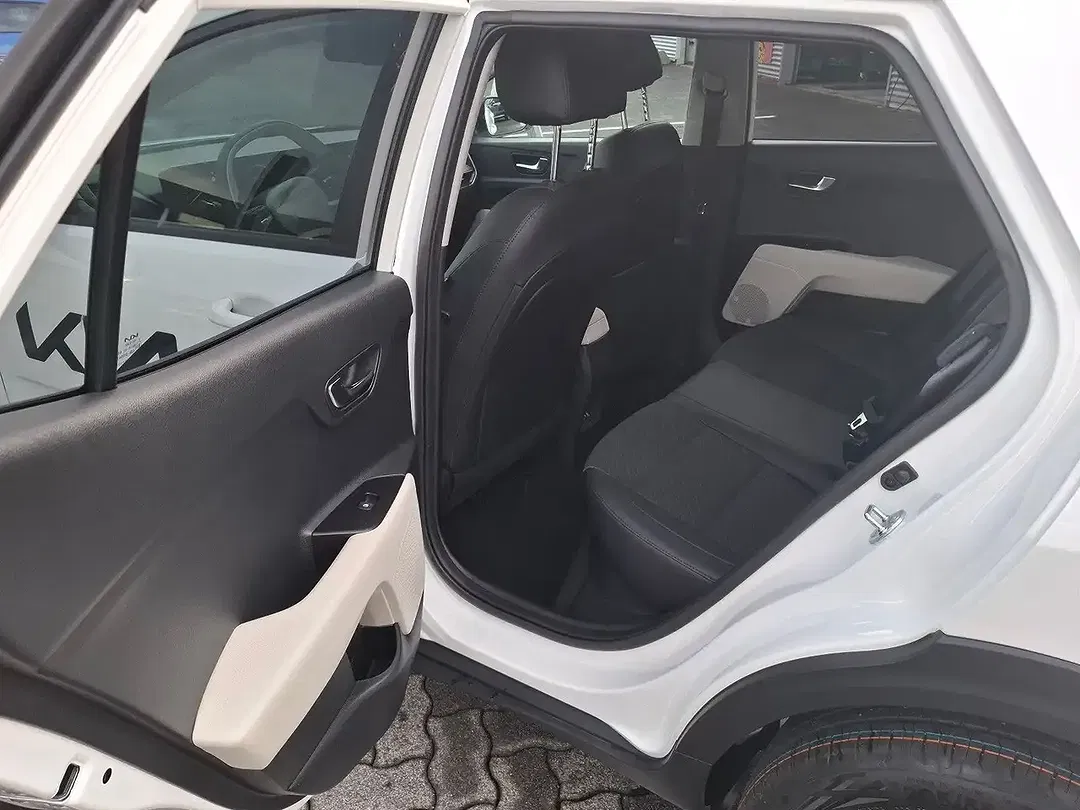 Kia Stonic - Thumbnail 11