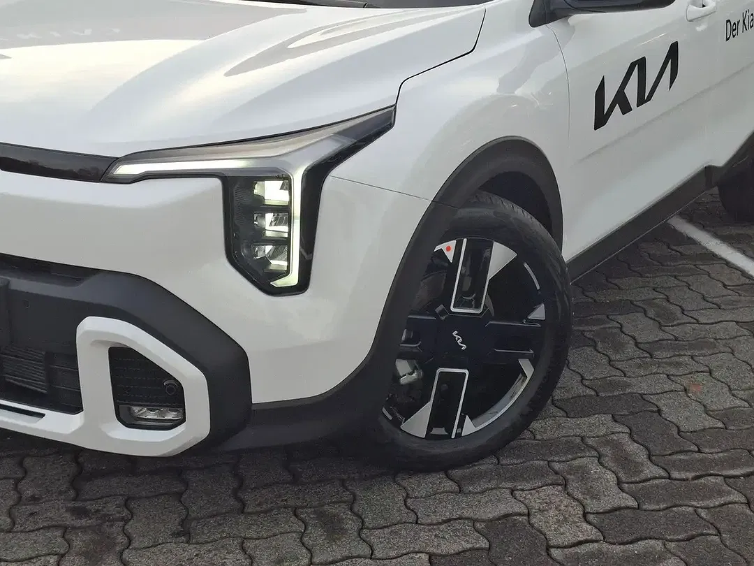 Kia Stonic - Thumbnail 2