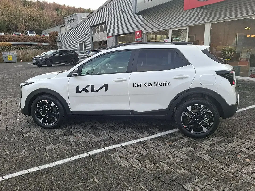 Kia Stonic - Thumbnail 4