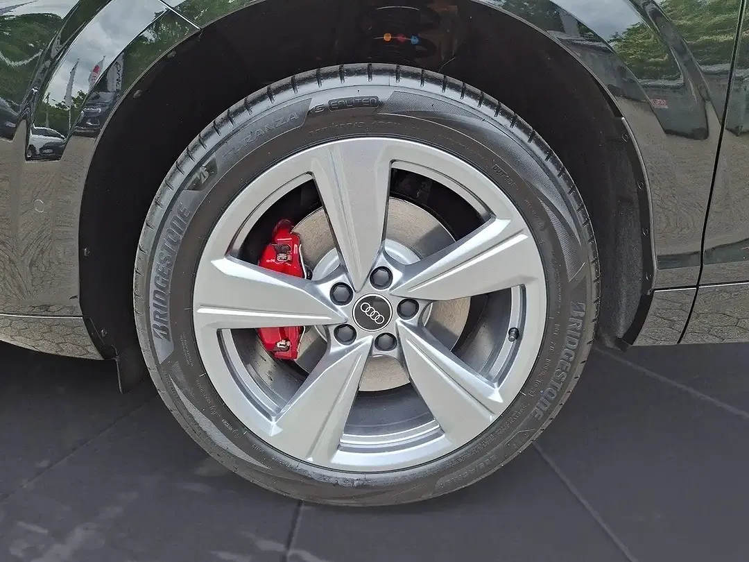 Audi Q3 - Thumbnail 9
