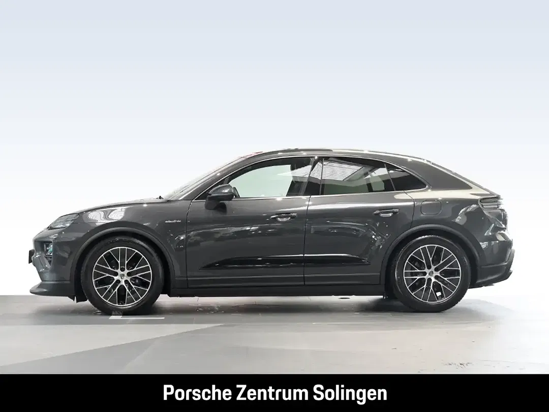 Porsche Macan - Thumbnail 2