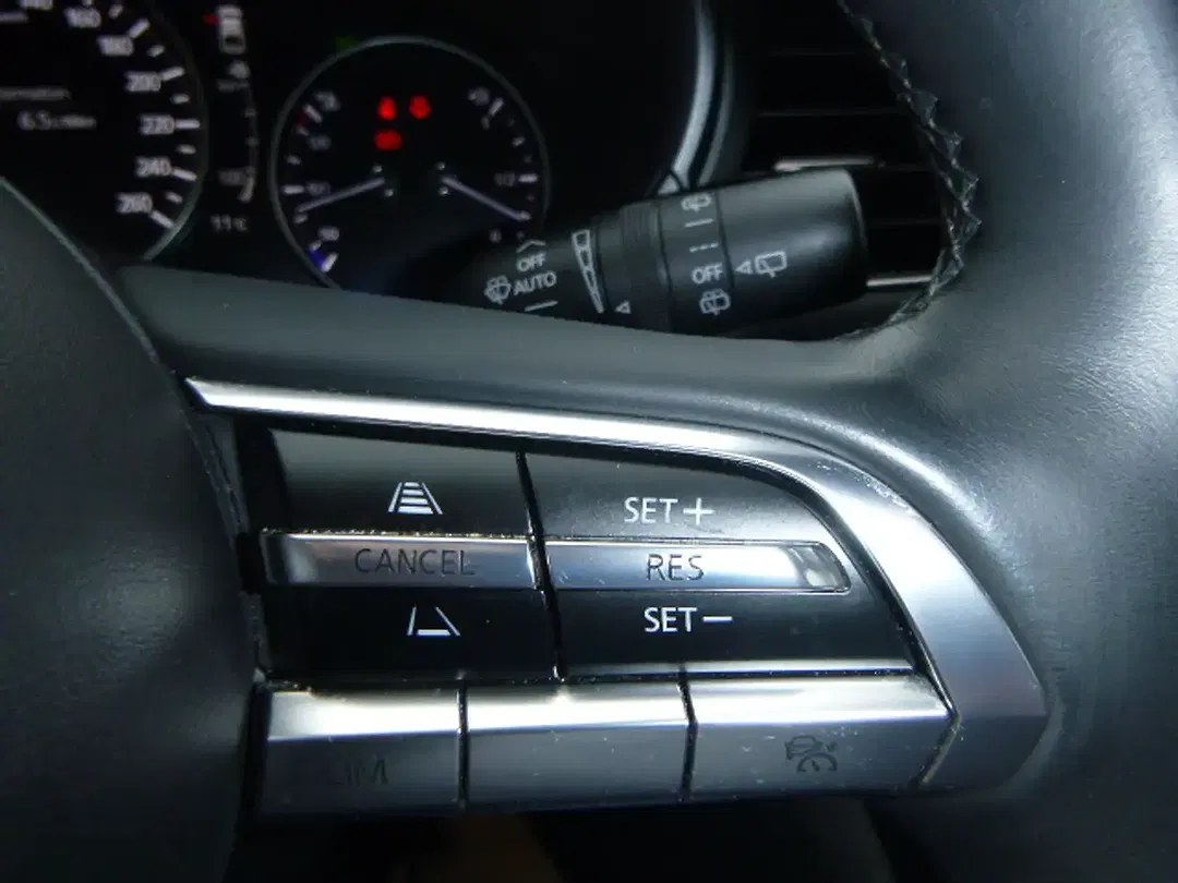 Mazda 3 - Thumbnail 15