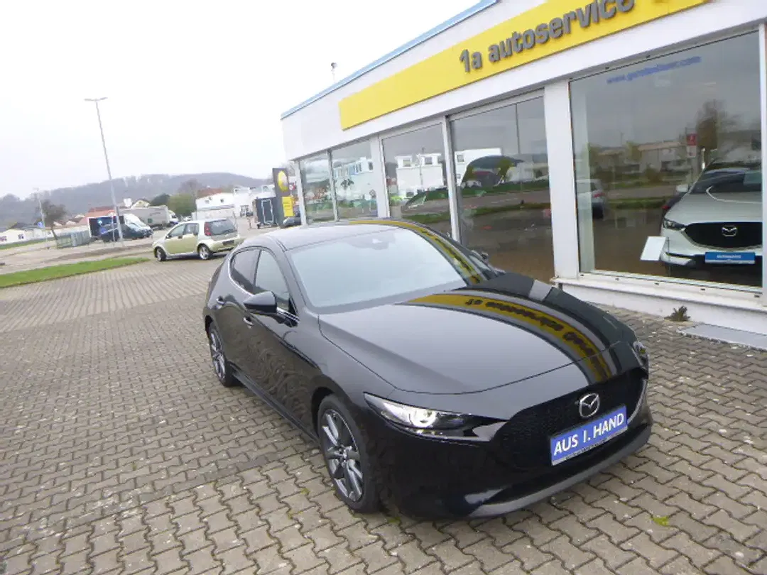 Mazda 3 - Thumbnail 5