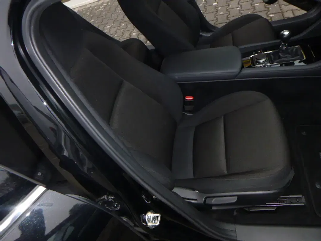 Mazda 3 - Thumbnail 6