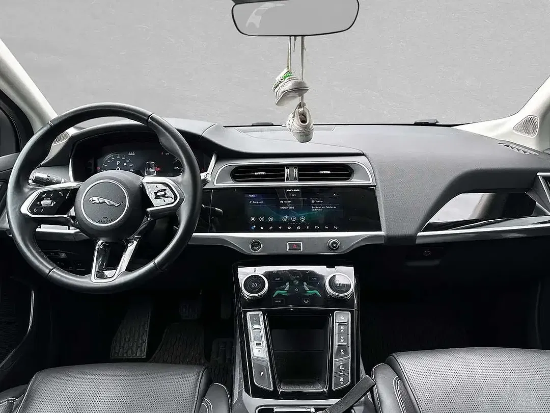 Jaguar I-Pace - Thumbnail 4