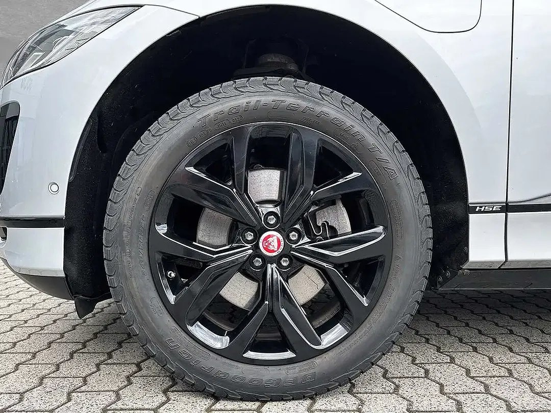 Jaguar I-Pace - Thumbnail 9