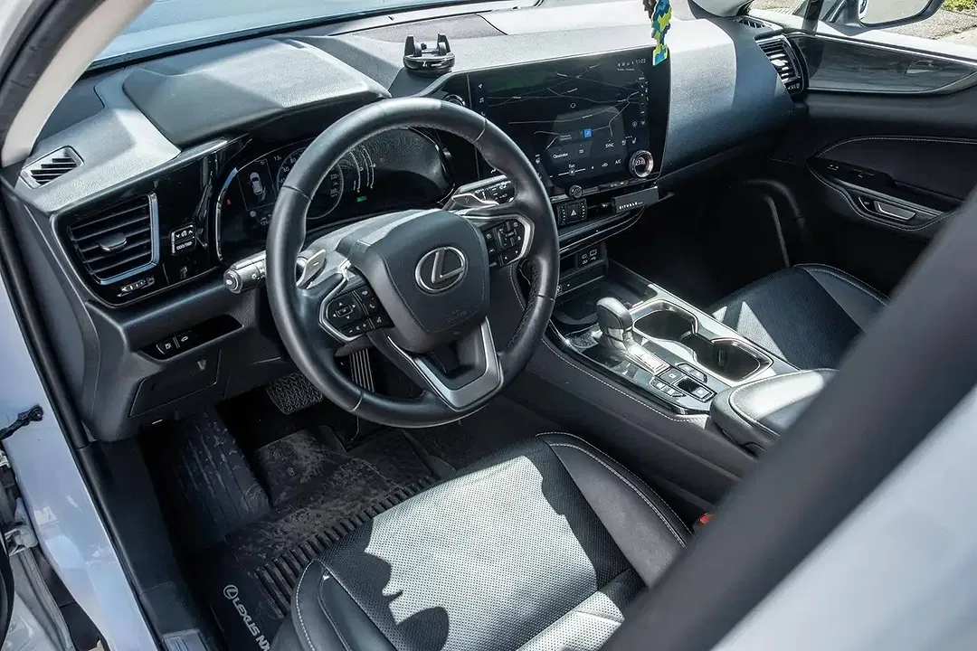 Lexus NX 450h+ - Thumbnail 8
