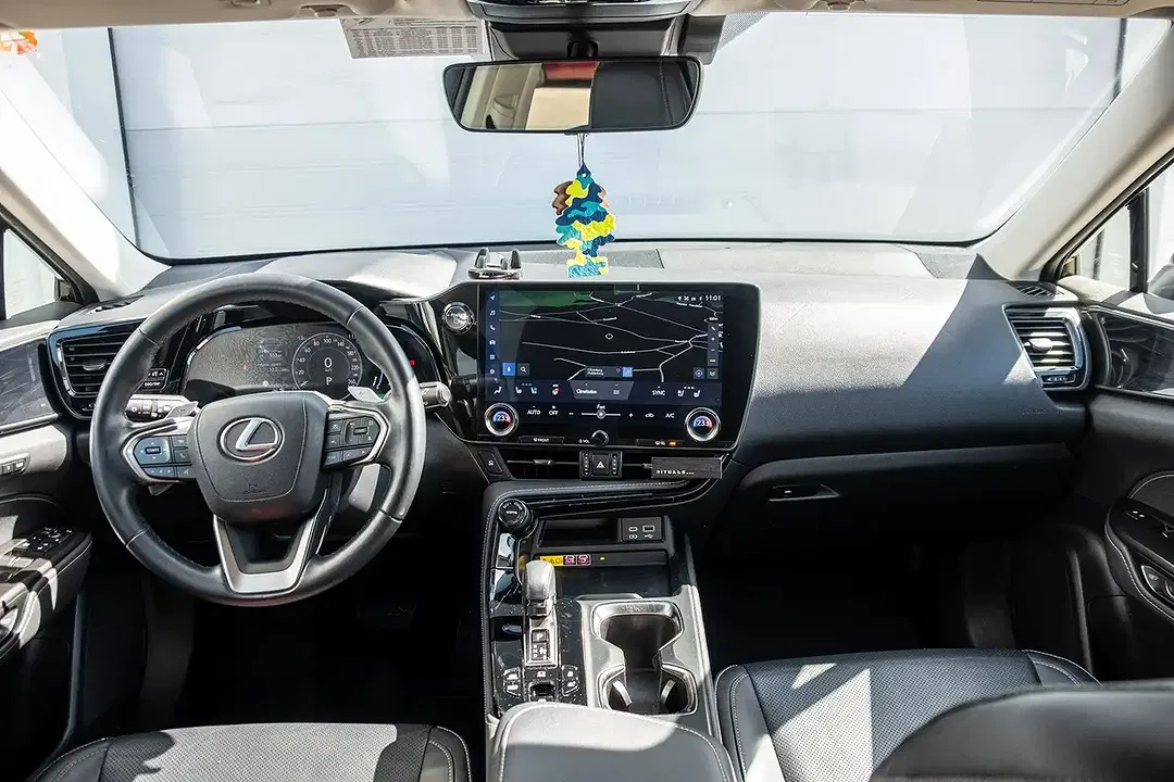 Lexus NX 450h+ - Thumbnail 4