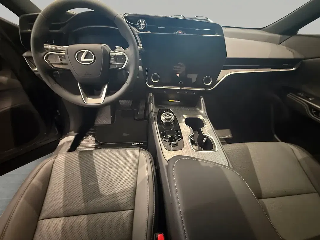 Lexus RZ - Thumbnail 11