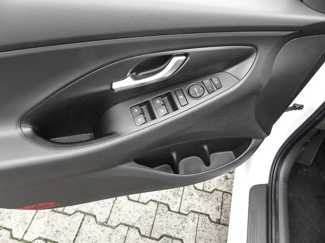Hyundai i30 - Thumbnail 12