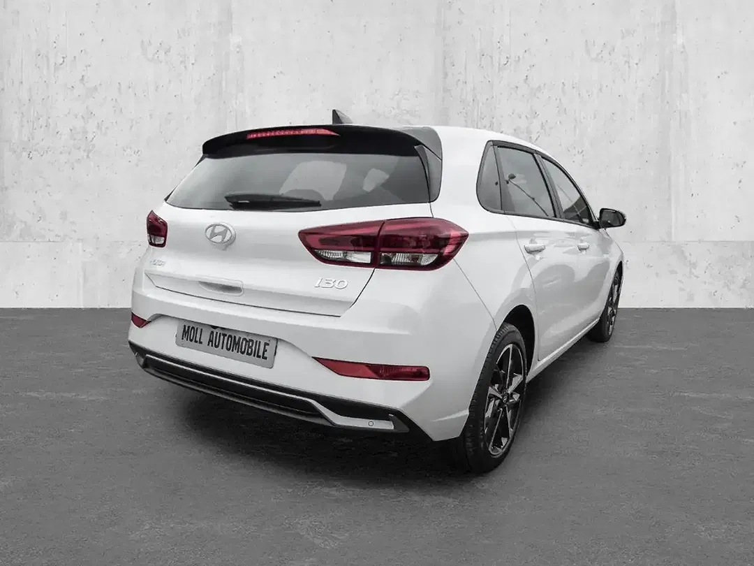 Hyundai i30 - Thumbnail 2