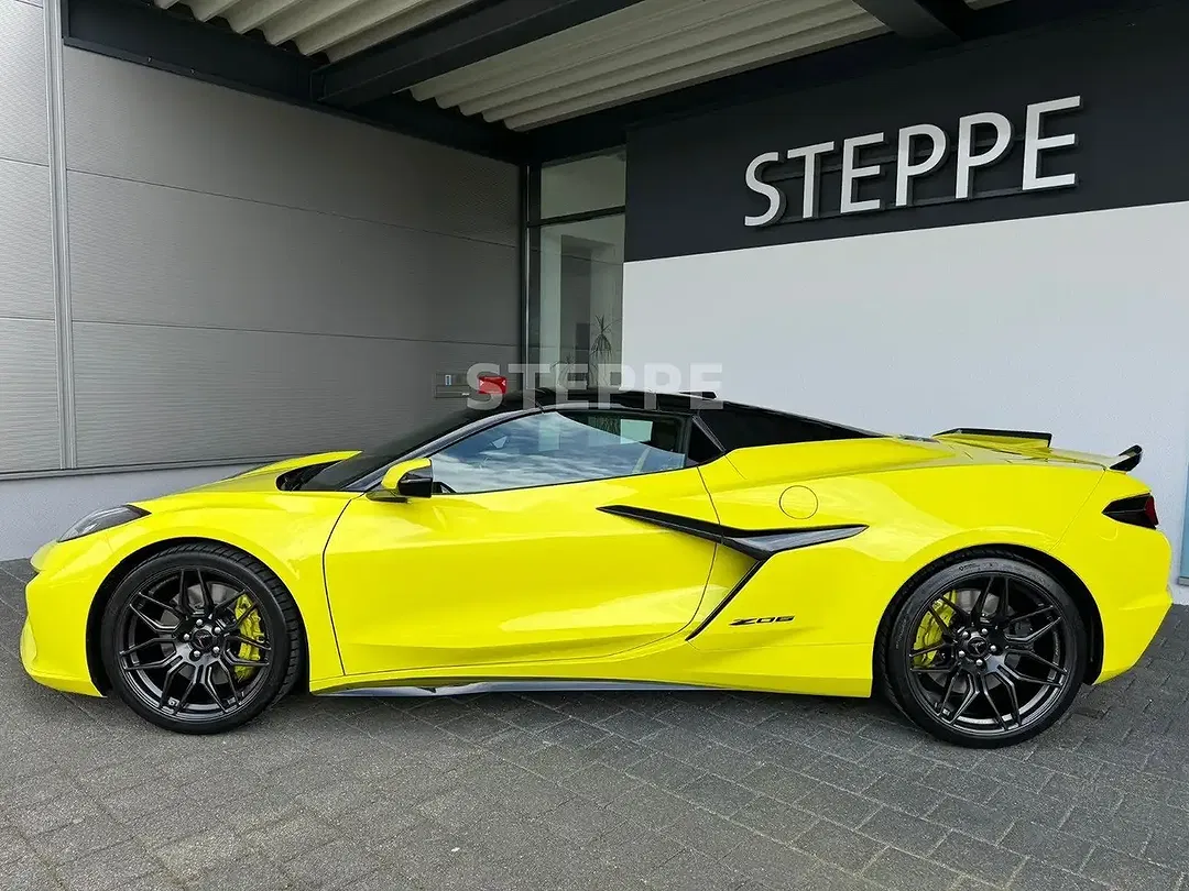 Corvette Z06 - Thumbnail 2