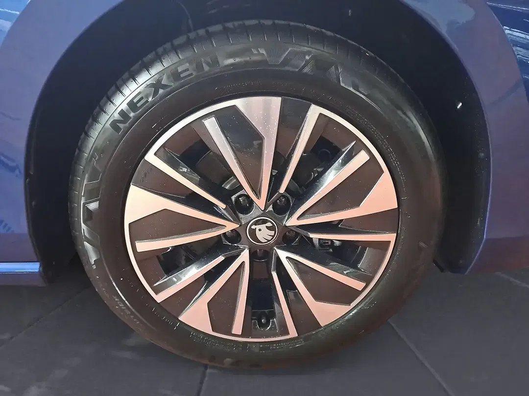 Skoda Superb - Thumbnail 10