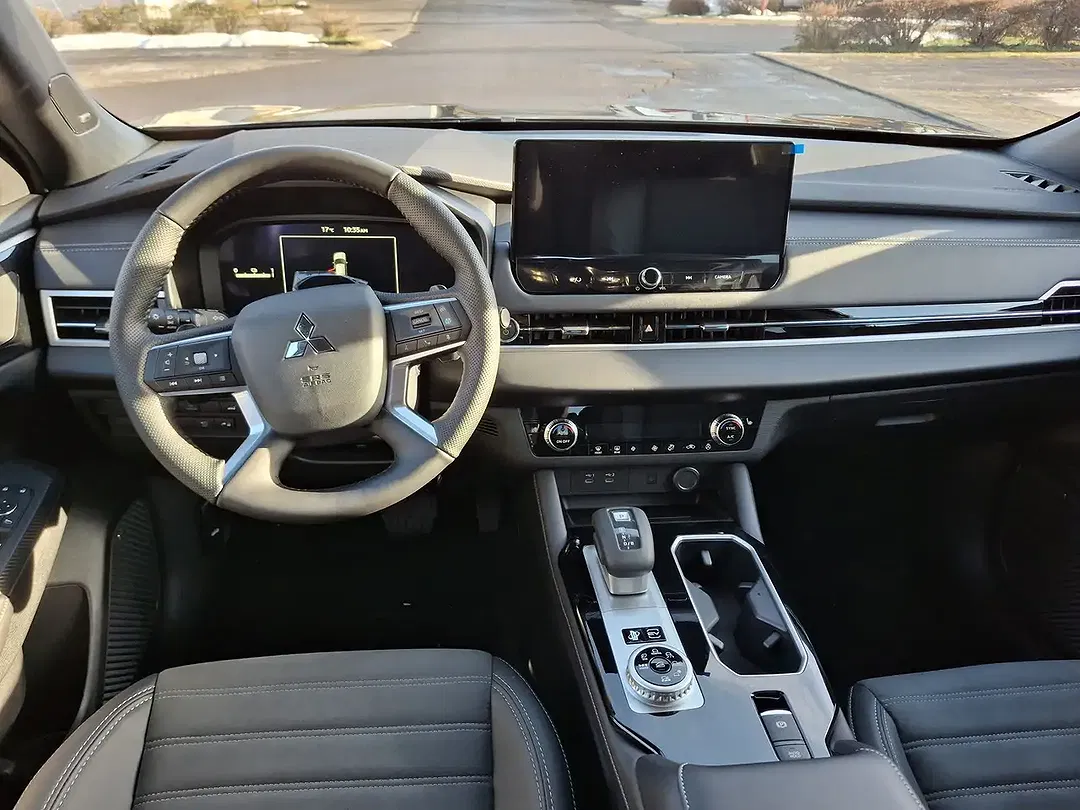 Mitsubishi Outlander - Thumbnail 7