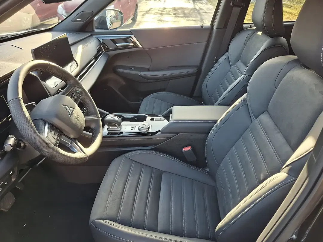Mitsubishi Outlander - Thumbnail 9