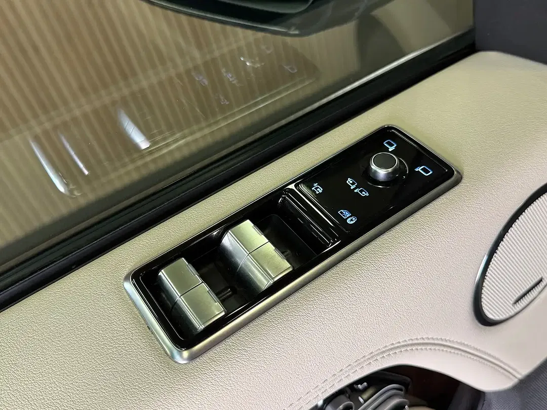 Land Rover Range Rover - Thumbnail 18