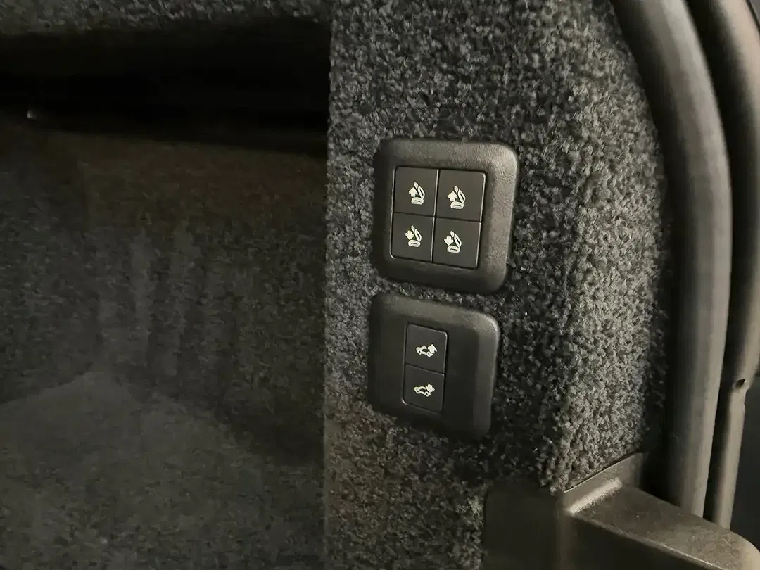 Land Rover Range Rover - Thumbnail 23