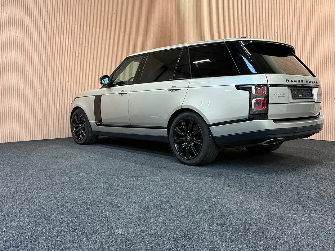 Land Rover Range Rover - Thumbnail 3