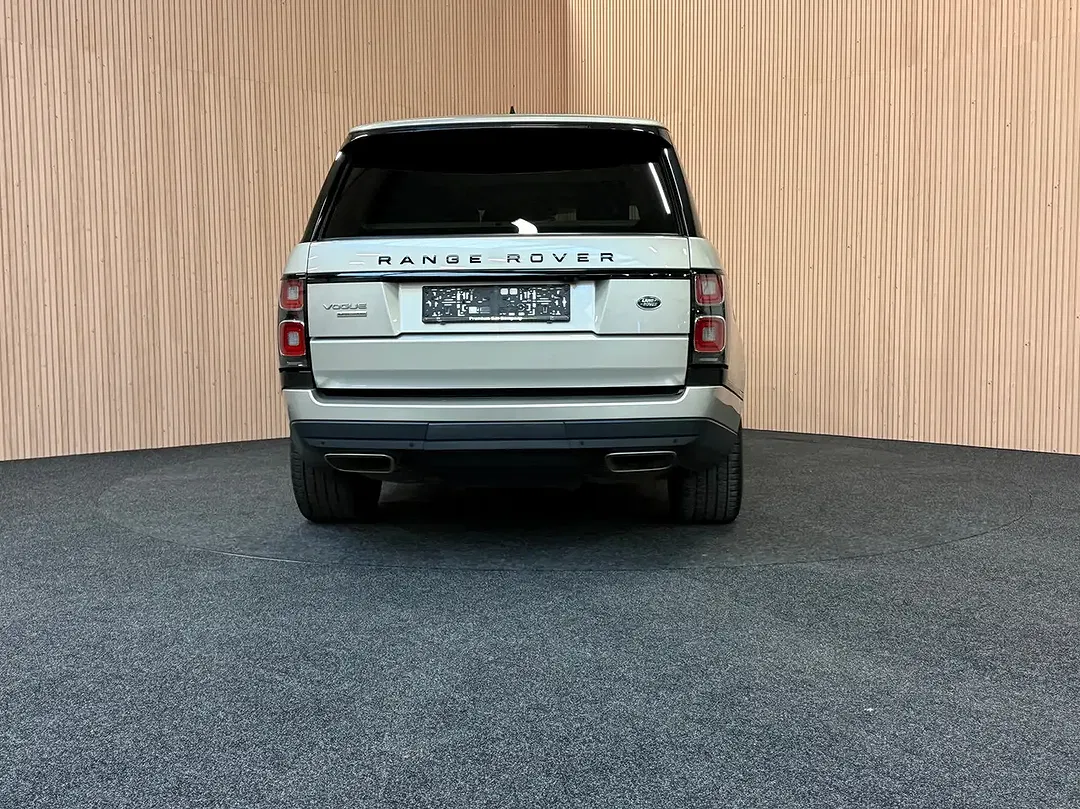 Land Rover Range Rover - Thumbnail 4