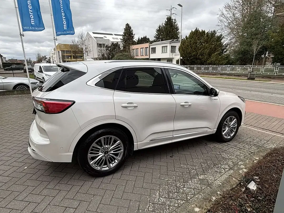 Ford Kuga - Thumbnail 3