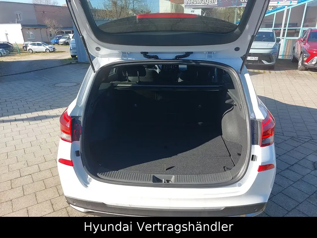 Hyundai i30 - Thumbnail 12