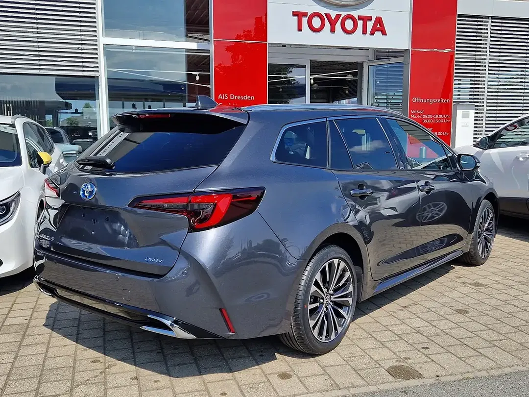 Toyota Corolla - Thumbnail 5