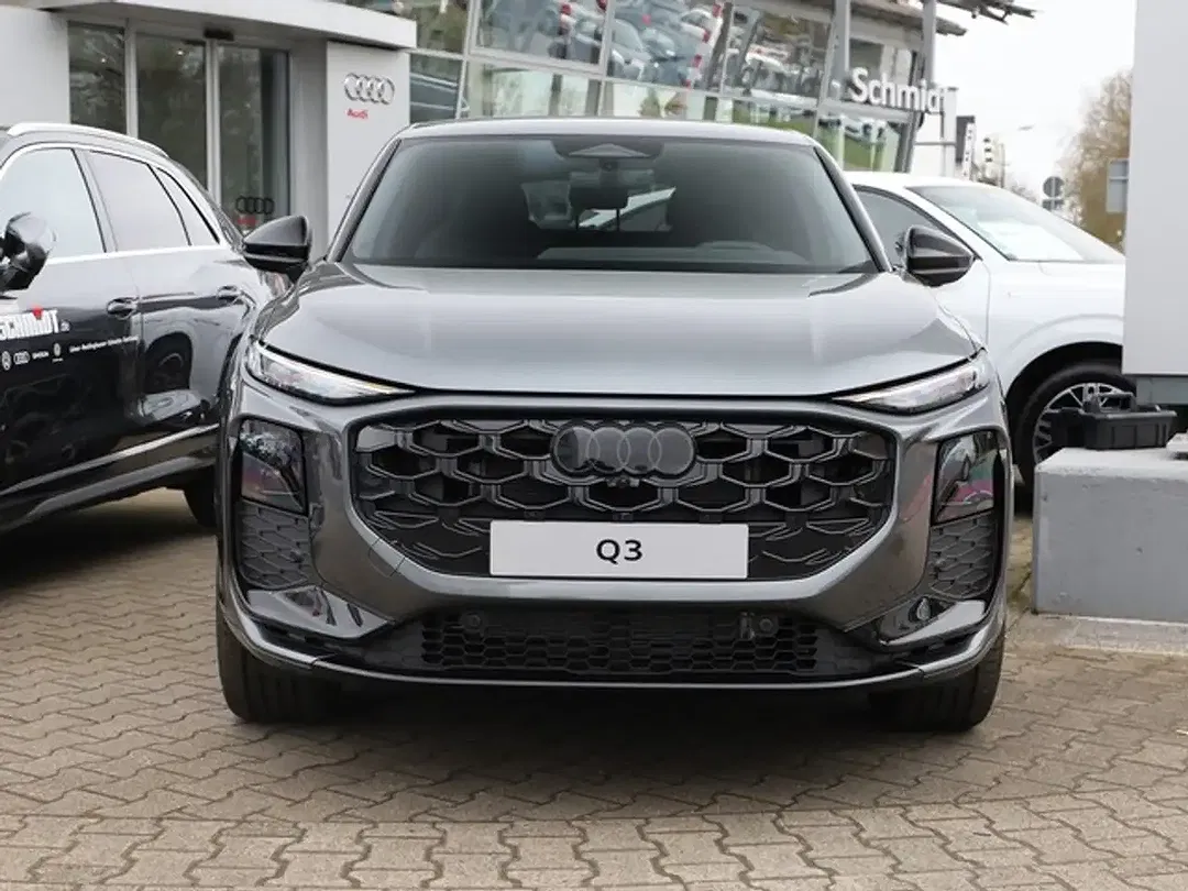 Audi Q3 - Thumbnail 4