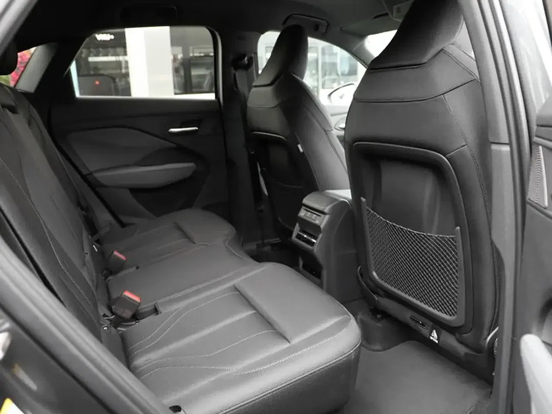 Audi Q3 - Thumbnail 6
