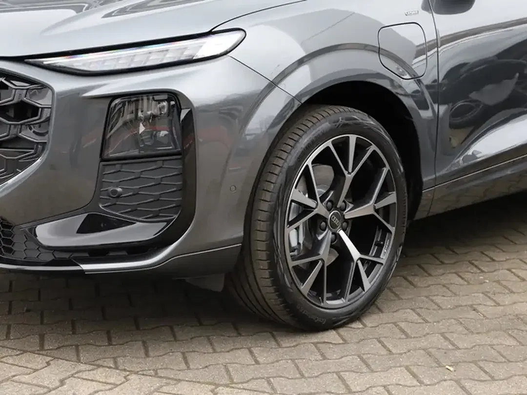 Audi Q3 - Thumbnail 9