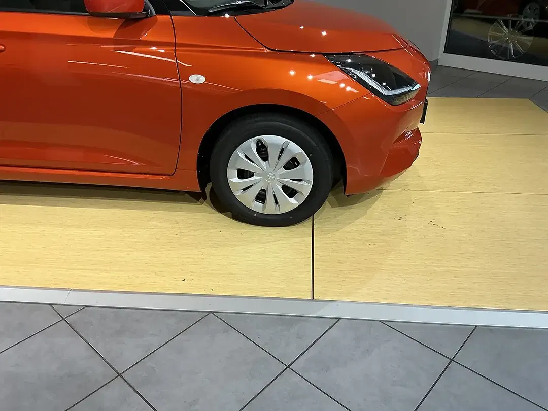 Suzuki Swift - Thumbnail 4