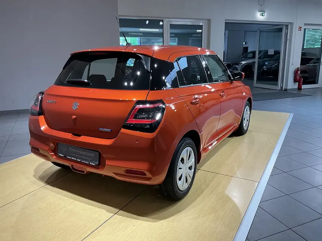 Suzuki Swift - Thumbnail 5