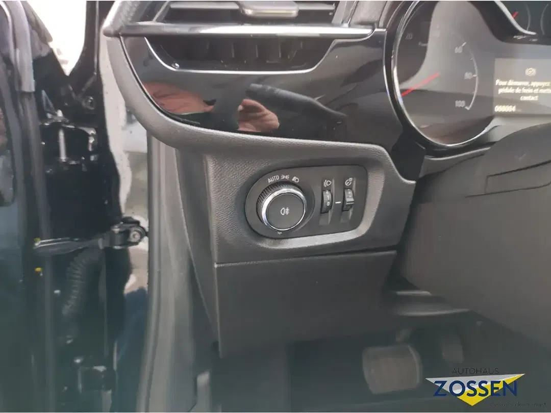 Opel Corsa - Thumbnail 10