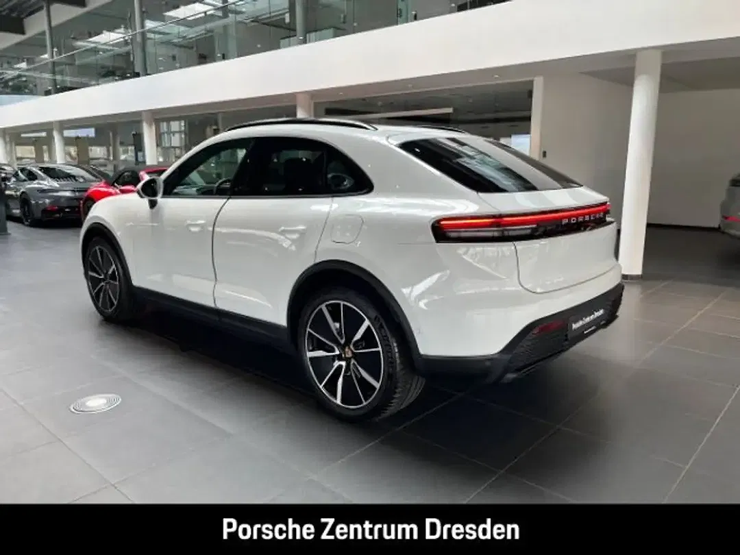 Porsche Macan - Thumbnail 3