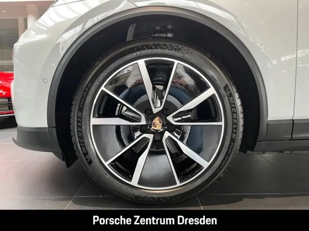 Porsche Macan - Thumbnail 8