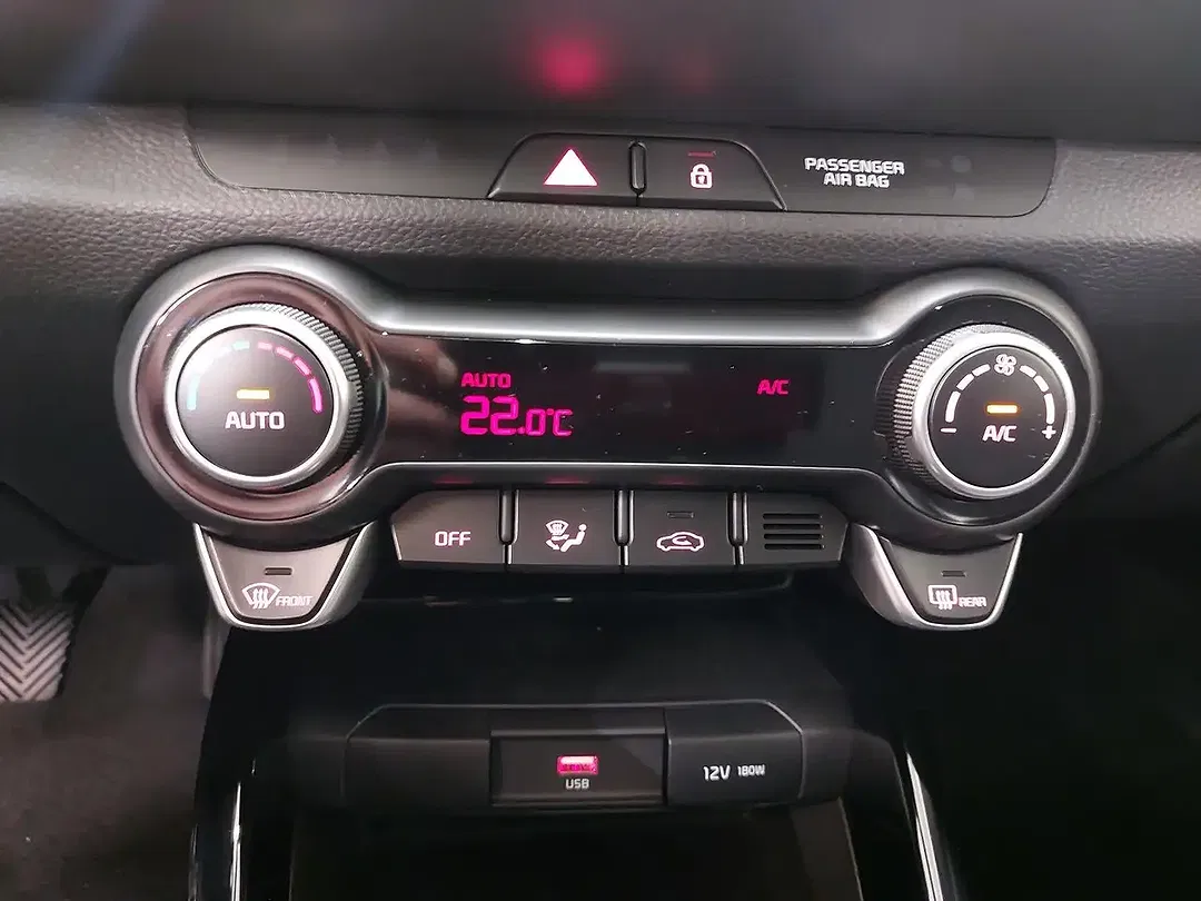Kia Stonic - Thumbnail 11