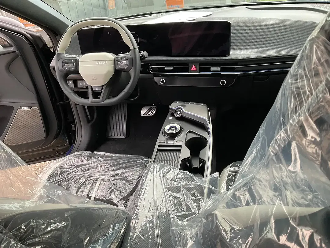 Kia EV6 - Thumbnail 11